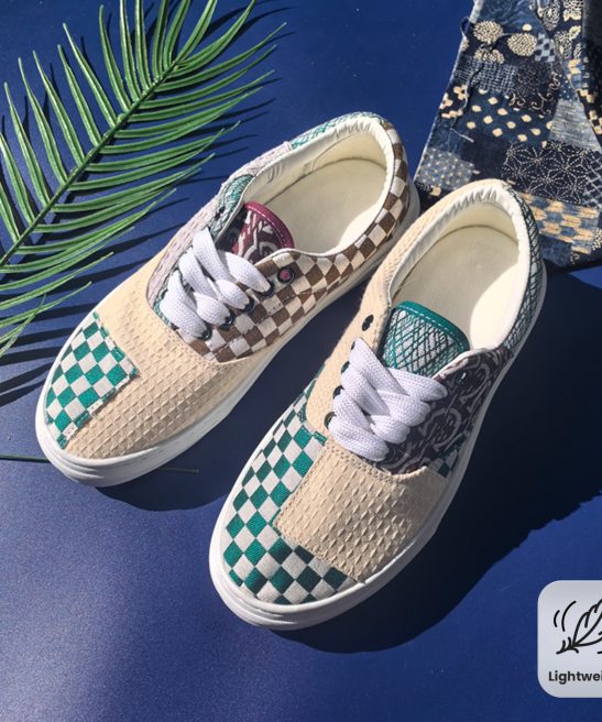 Versatile and Trendy Spliced Canvas Low-top Shoes, Light Luxury Vintage Style, Fashionable for Couples, Comfortable and Lightweight, Wear-resistant and Anti-slip, with a Simple and Stylish Design. Suitable for Students, Casual Skate Shoes, Unisex