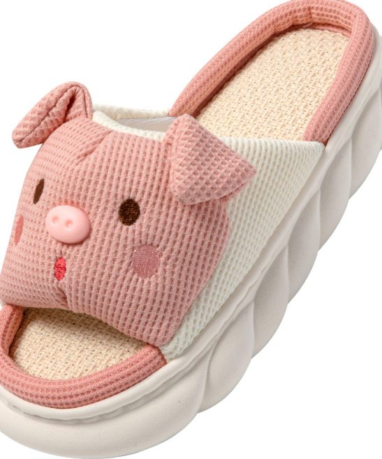 Thick And Linen Slippers Featuring a Cartoon Design of a Pink Pig with Folded Ears, Suitable for Both Indoor And Outdoor Use Throughout The Year - Image 4