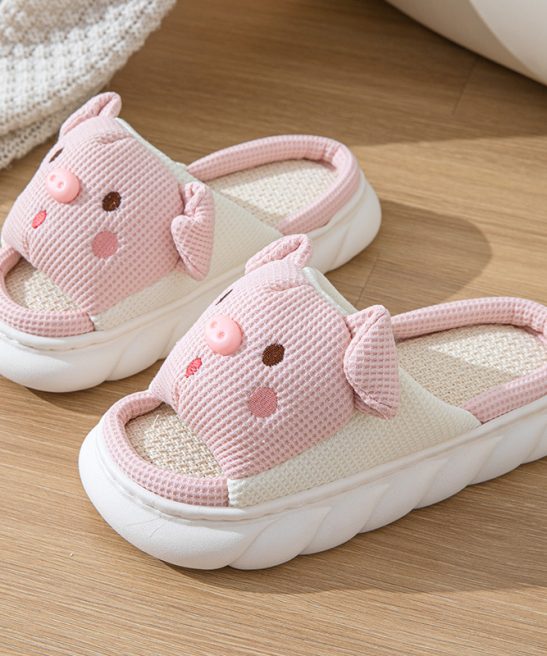 Thick And Linen Slippers Featuring a Cartoon Design of a Pink Pig with Folded Ears, Suitable for Both Indoor And Outdoor Use Throughout The Year - Image 5