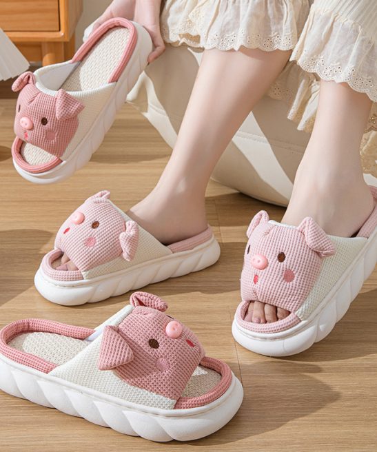 Thick And Linen Slippers Featuring a Cartoon Design of a Pink Pig with Folded Ears, Suitable for Both Indoor And Outdoor Use Throughout The Year